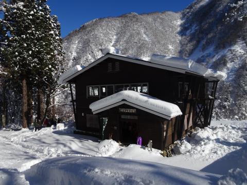 ブナオ山観察舎の外観