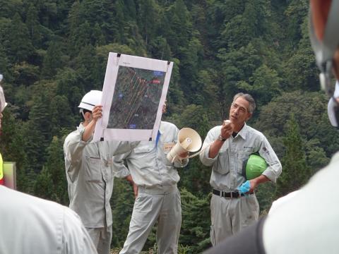 作業概要の説明の様子